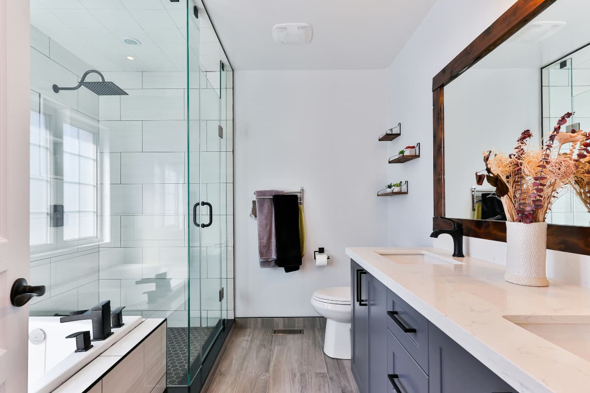 Vastu Tips for Bathroom: दिवाली पर घर के बाथरूम में जरूर लगाएं दीया, बदल जाएगी किस्मत
