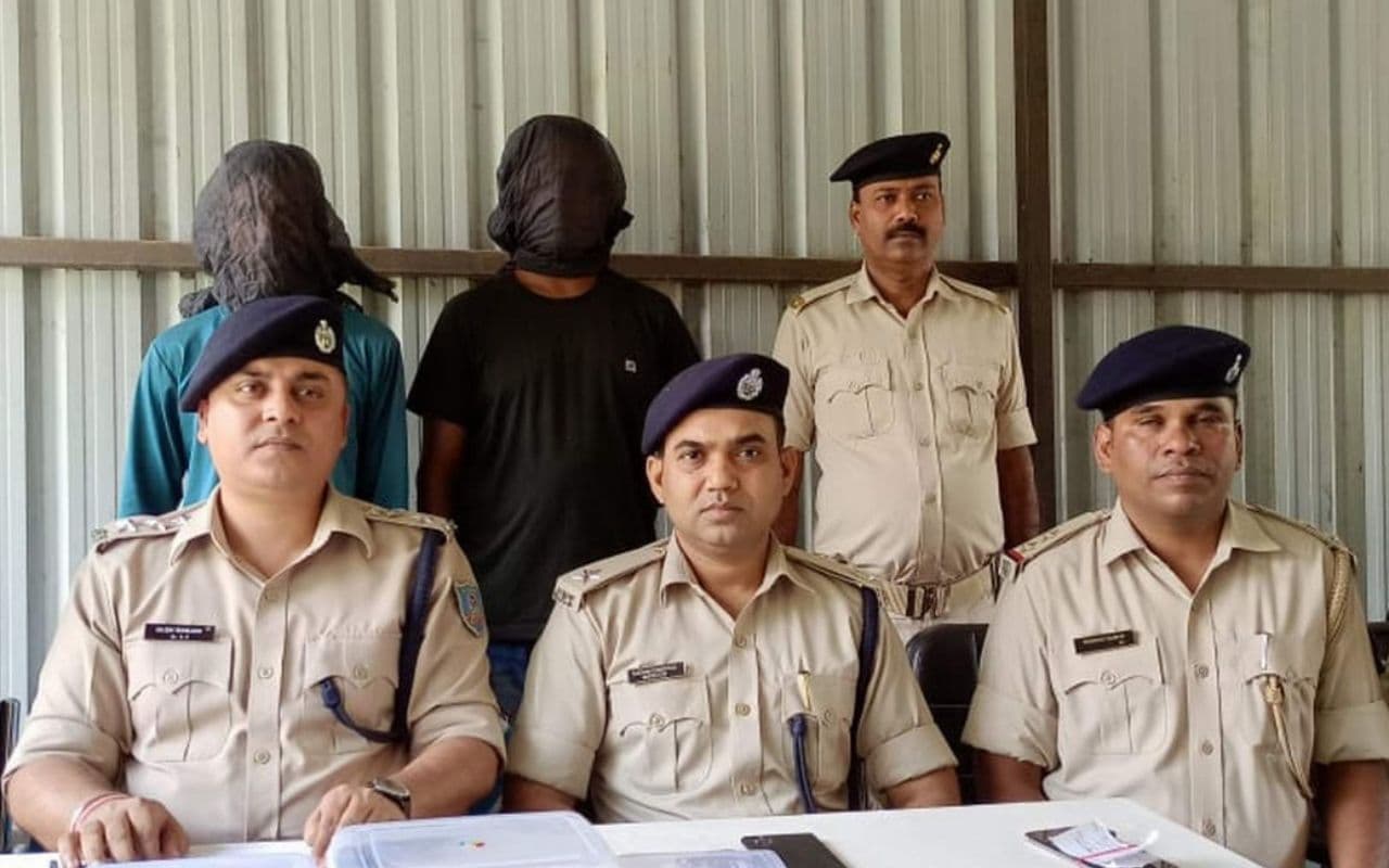 कंस्ट्रक्शन कंपनी से 9 लाख की लेवी मांगने वाले 2 अपराधियों को बोकारो पुलिस ने किया गिरफ्तार