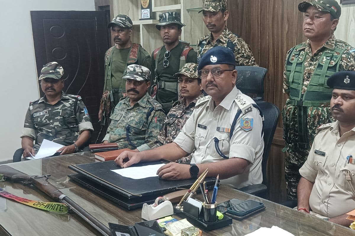 बोकारो के झुमरा पहाड़ पर नक्सलियों ने की फायरिंग, छापेमारी अभियान में पुलिस ने किया ठिकाना ध्वस्त, बंदूक बरामद