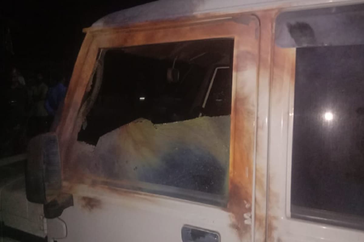 जमशेदपुर में अपराधियों ने की बमबारी, झामुमो नेता समेत दो लोग घायल