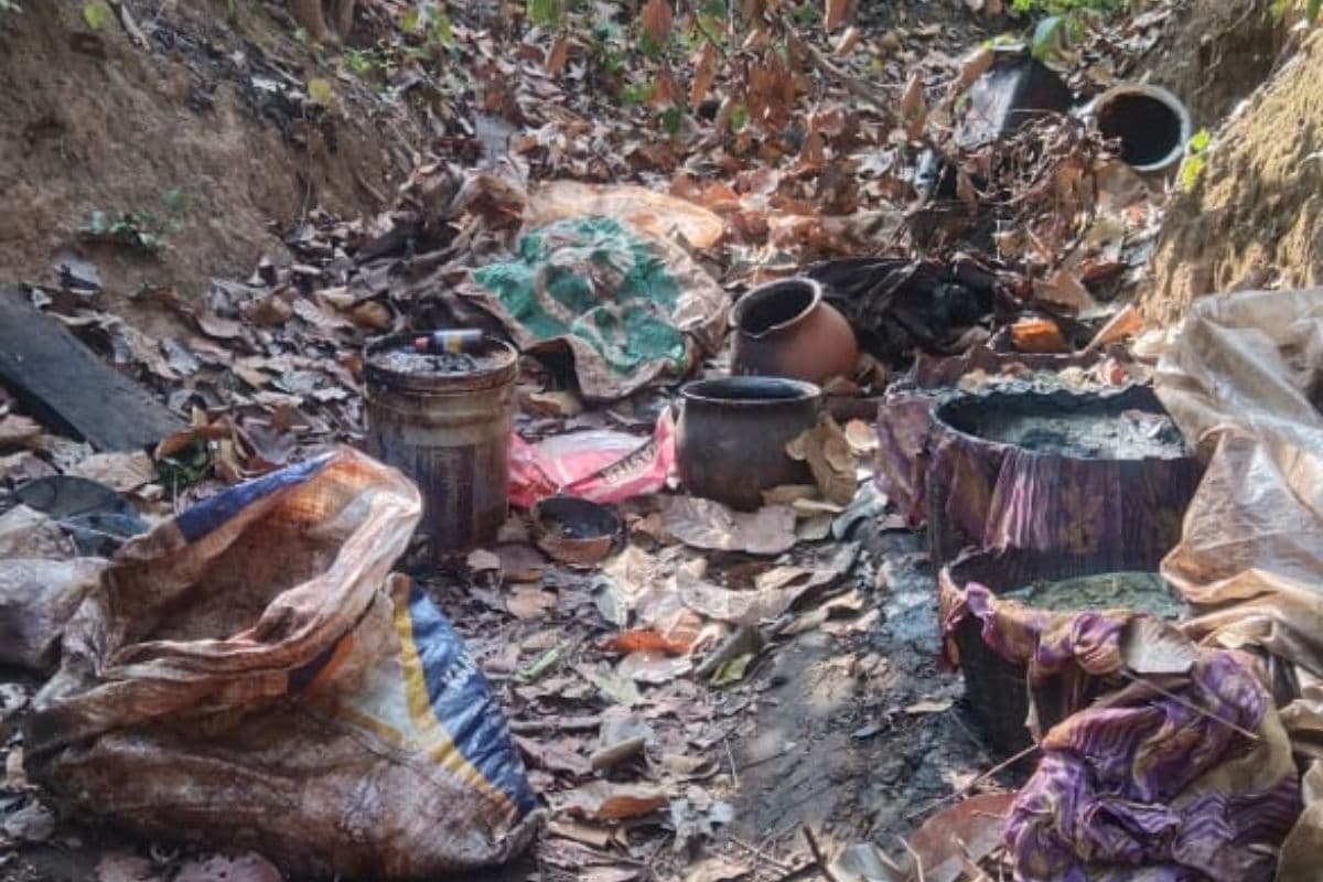 चतरा पुलिस को मिली बड़ी सफलता, महनइया नदी के किनारे से डेढ़ क्विंटल कत्था जब्त, छह के खिलाफ प्राथमिकी दर्ज