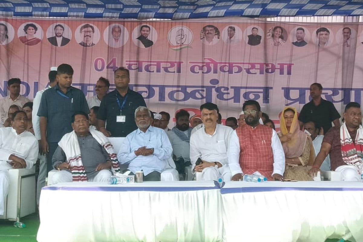 जनसभा में उपस्थित सीएम चंपाई सोरेन