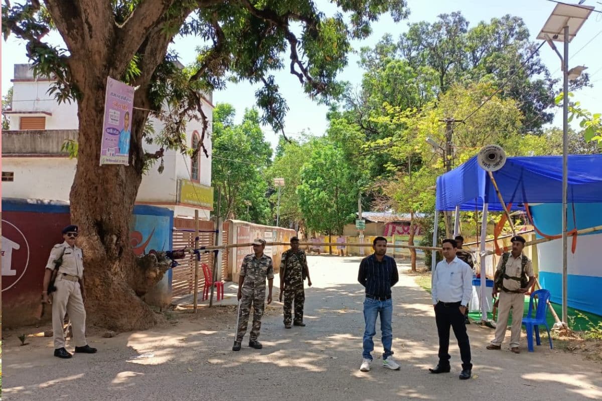 लोकसभा चुनाव 2024: लोहरदगा सीट के लिए बीजेपी के समीर उरांव समेत चार प्रत्याशियों ने खरीदा नामांकन पत्र, किसी ने नहीं भरा पर्चा