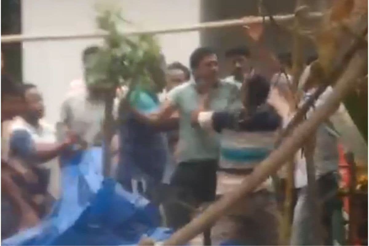 Lok Sabha Election 2024 : कूचबिहार में टीएमसी व बीजेपी के बीच झड़प, कई पार्टी कार्यकर्ता घायल