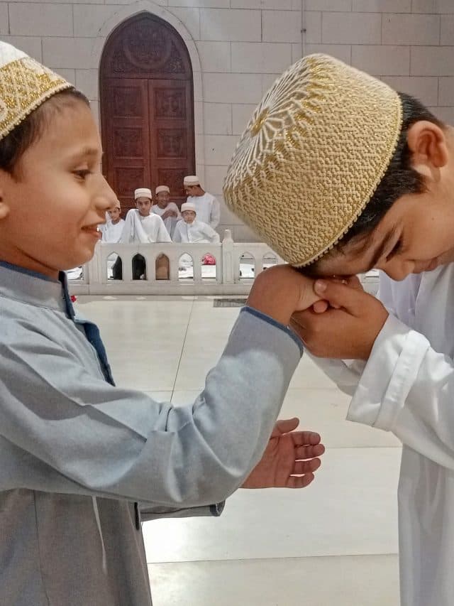 Eid ul Fitr 2024 : पूरे देश में ईद की धूम