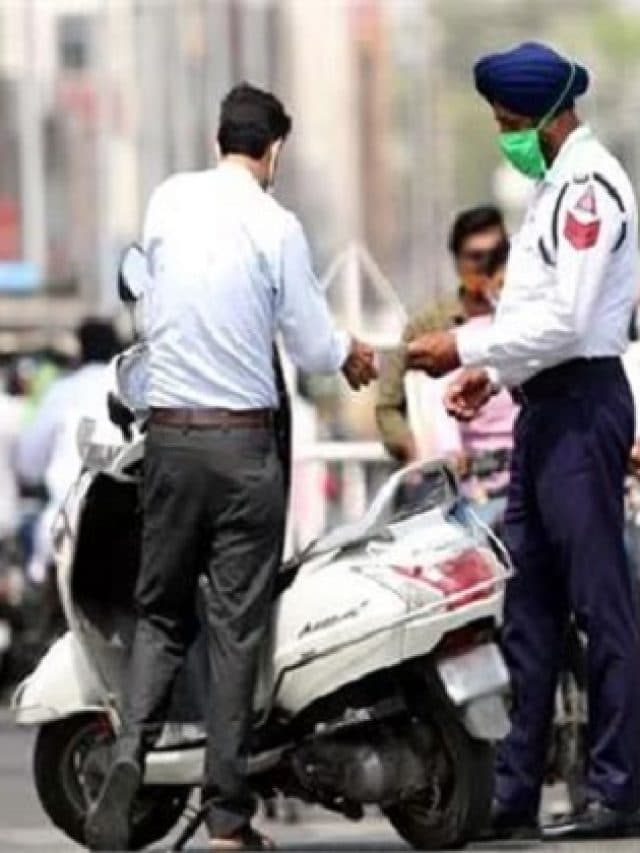 ड्राइविंग के दौरान साथ रखें ये 5 दस्तावेज, नहीं तो हो जाएगी भारी मुश्किल!