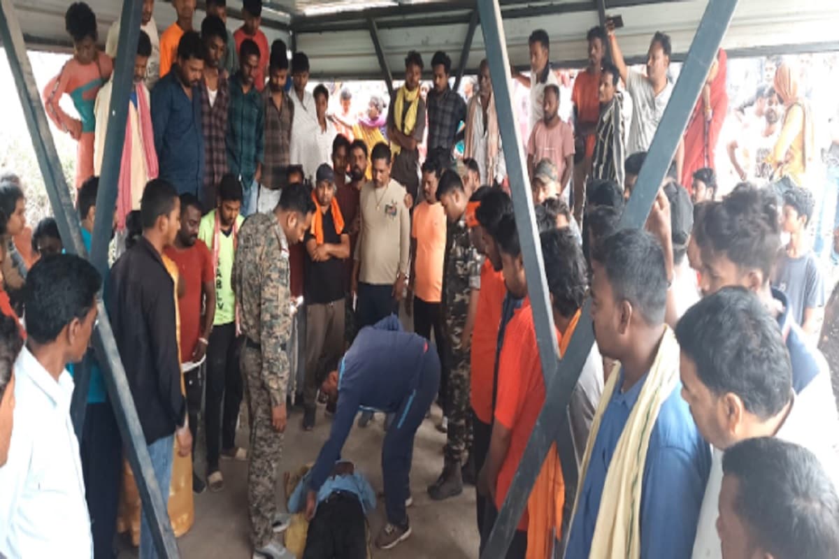 रामगढ़ के पतरातू में फंदे से लटकता मिला सफाई कर्मी का शव, कई दिनों से था डिप्रेशन में