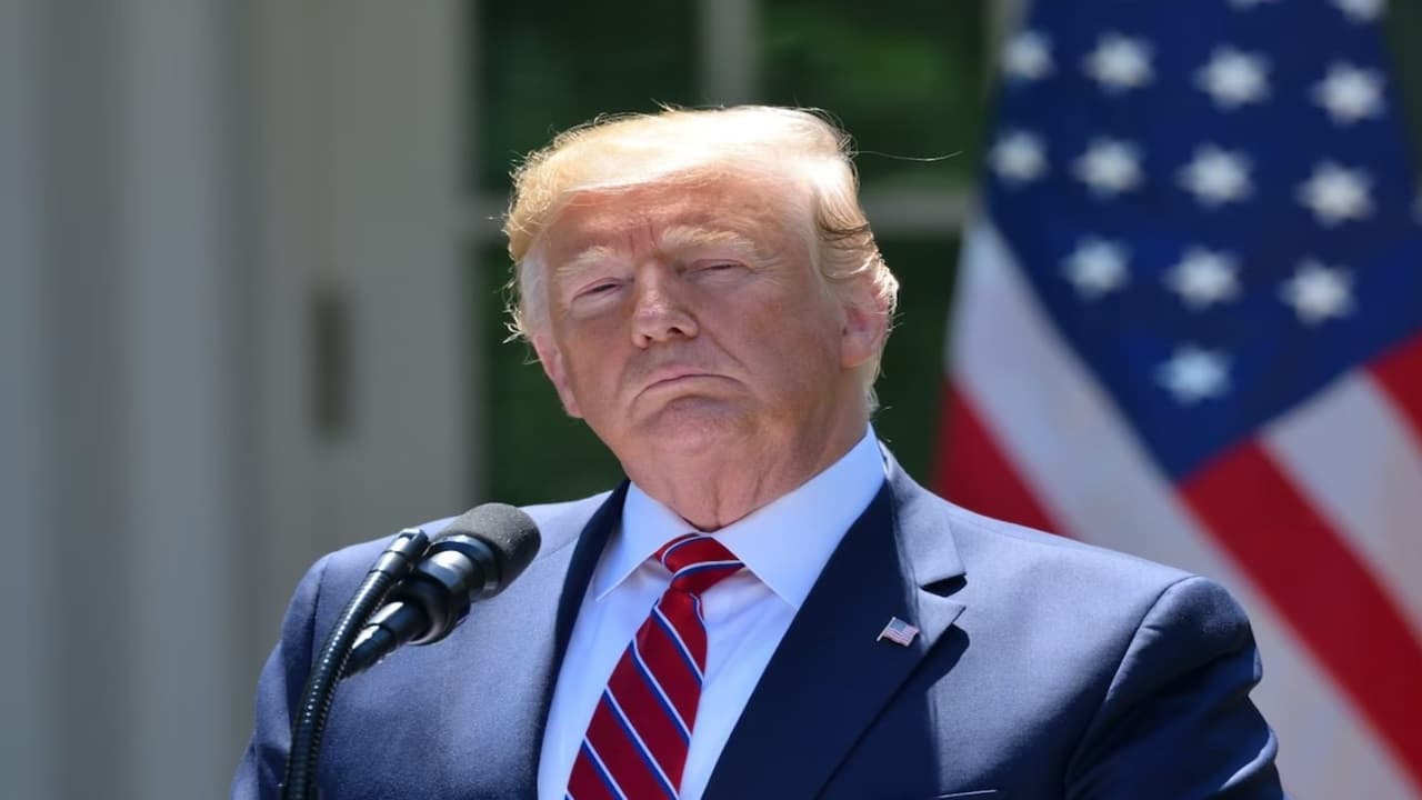 Donald Trump की सोशल मीडिया कंपनी NASDAQ पर फिसली, स्टॉक का भाव 21.5% गिरा, एक अरब डॉलर का हुआ नुकसान