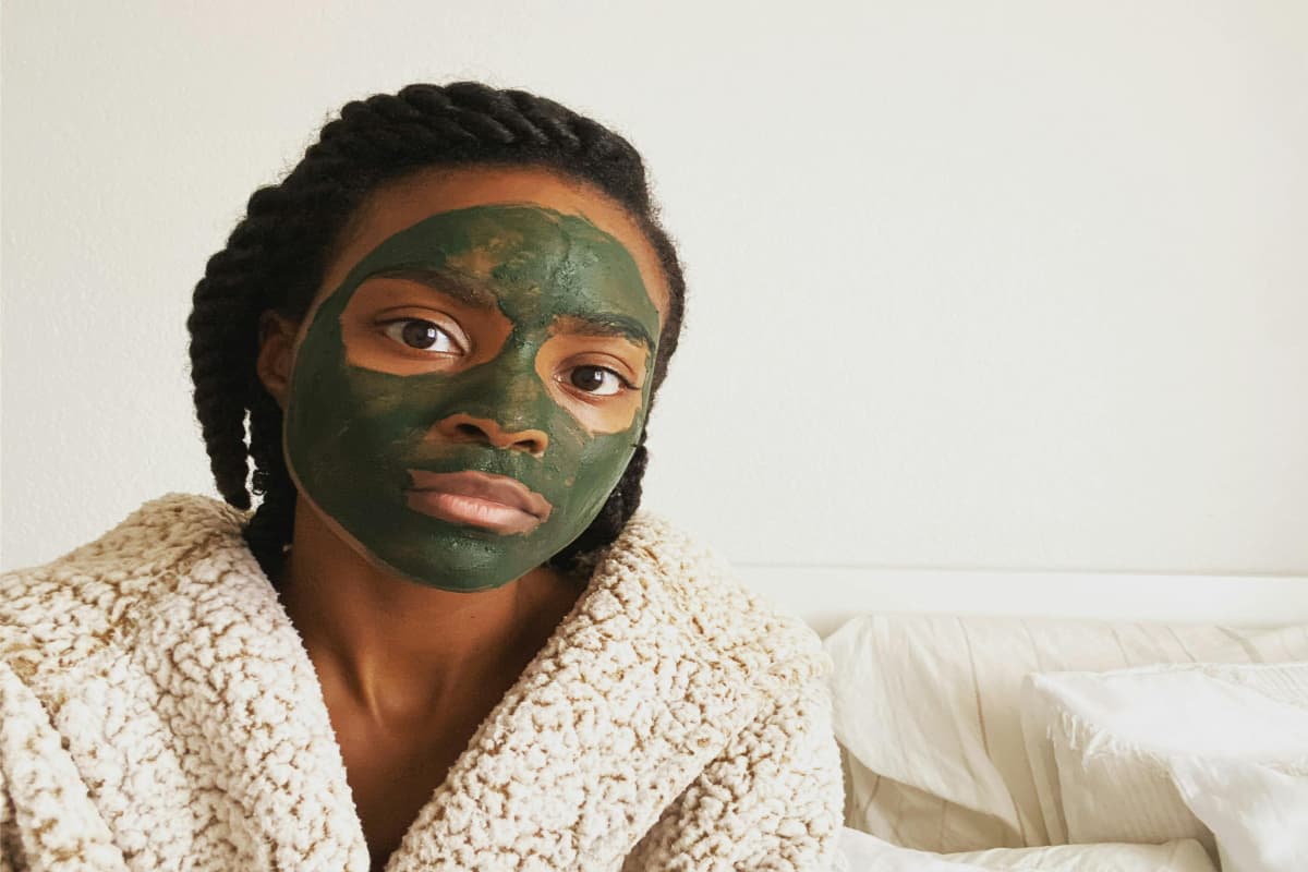 Turmeric face masks: कच्ची हल्दी से पाएं चमकदार त्वचा, अपनाएं 3 आसान घरेलू नुस्खे