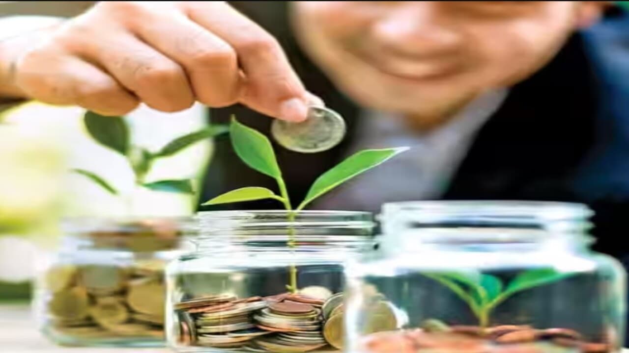 SBI ने FD ब्याज दरों में की बढ़ोतरी, जानें कौन-कौन से बैंक ग्राहकों को कर रहे हैं मालामाल