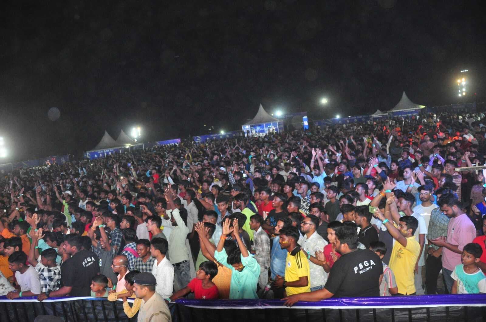 धौनी के रंगा में एग्रिको ट्रांंसपोर्ट मैदान