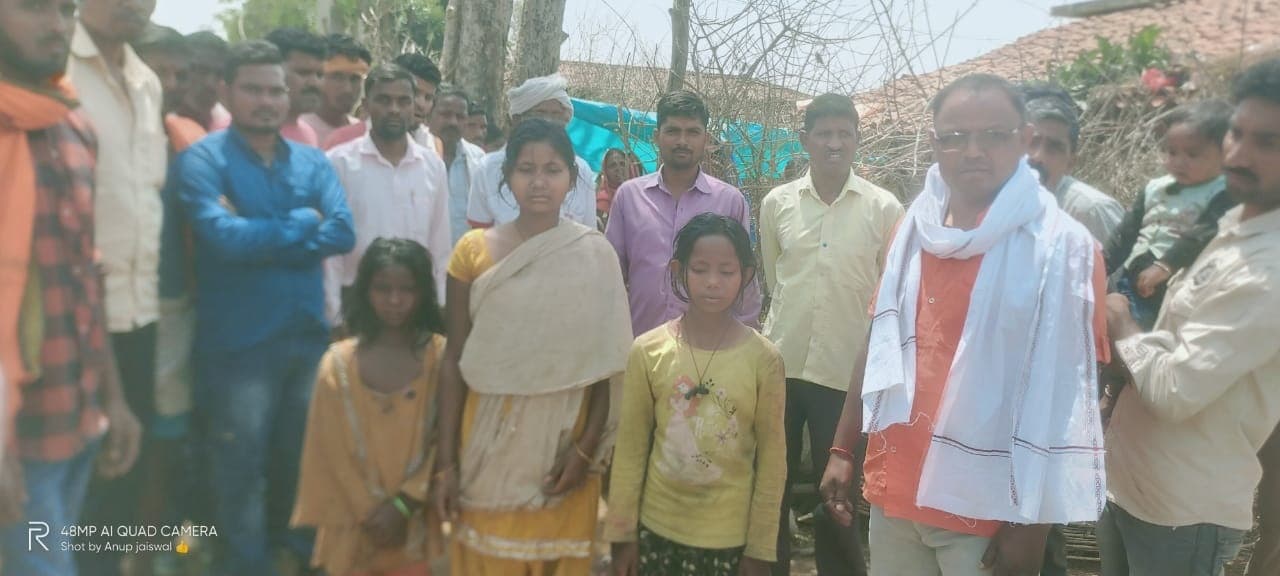 बॉटम (अोके) पहले पिता व अब मां चल बसी, ग्रामीण करेंगे तीन बच्चियों की परवरिश