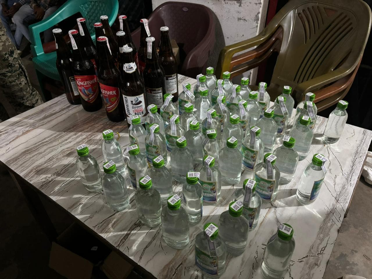 अवैध शराब के 60 बोतल के साथ एक व्यक्ति गिरफ्तार