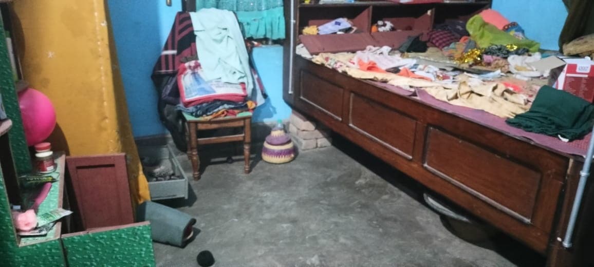 चोरों ने किसान के घर को बनाया निशाना, बेटी की शादी के लिए रखे नगद व आभूषण सहित छह लाख की चोरी