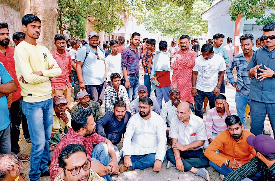 15 लाख रुपये की अनुग्रह राशि के साथ आश्रित को मिलेगी नौकरी