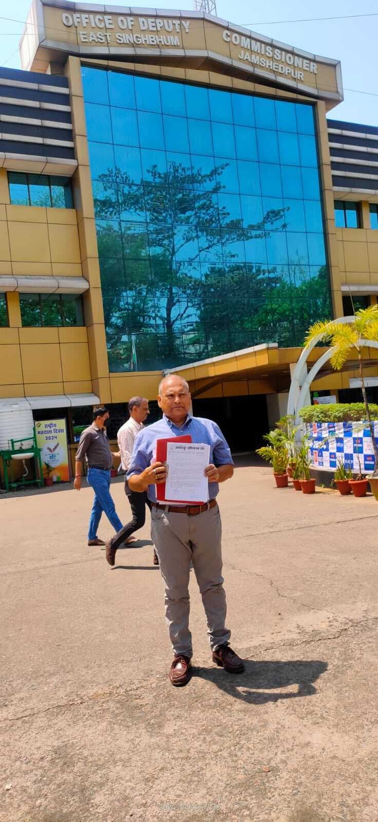 संघ ने स्कूलों के समय बदलाव में की मांग , डीसी को सौंपा ज्ञापन