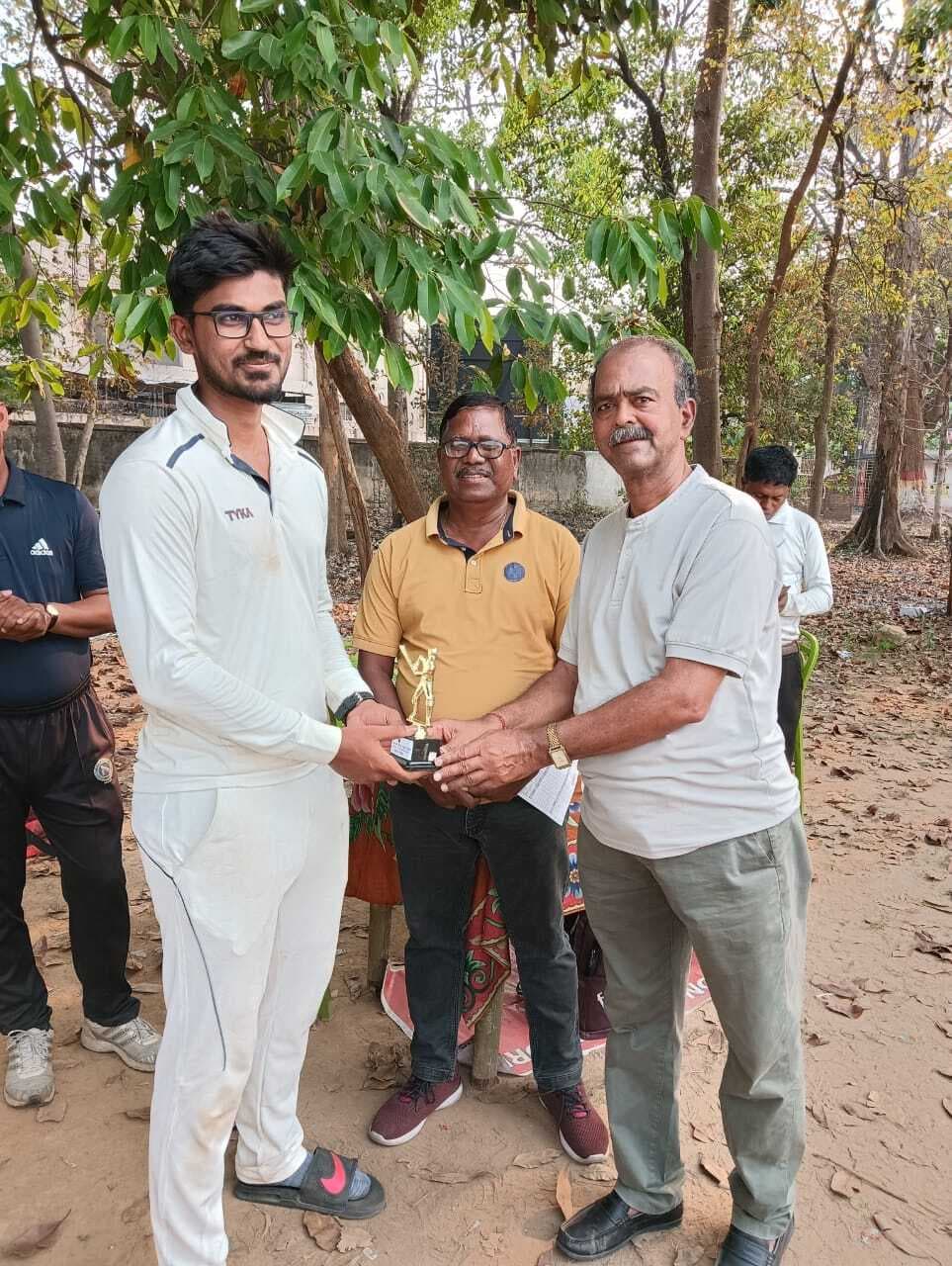 लोयोला ब्लूज ने एआर एकादश को 207 रन से हराया