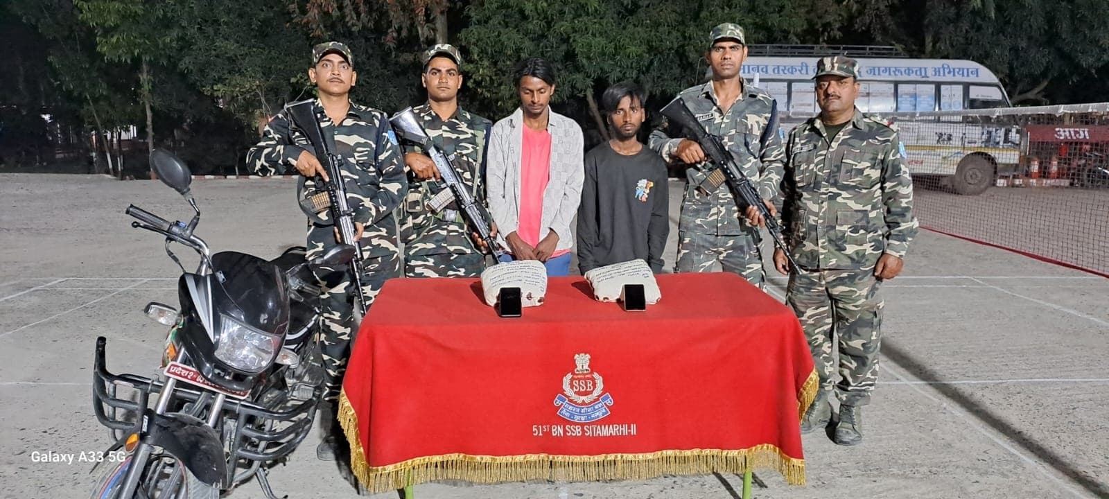 गांजे के साथ दो नेपाली तस्कर गिरफ्तार