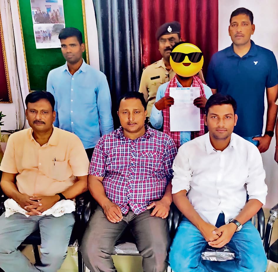 आरक्षित रेल काउंटर टिकट बेच रहे व्यक्ति को आरपीएफ ने किया गिरफ्तार