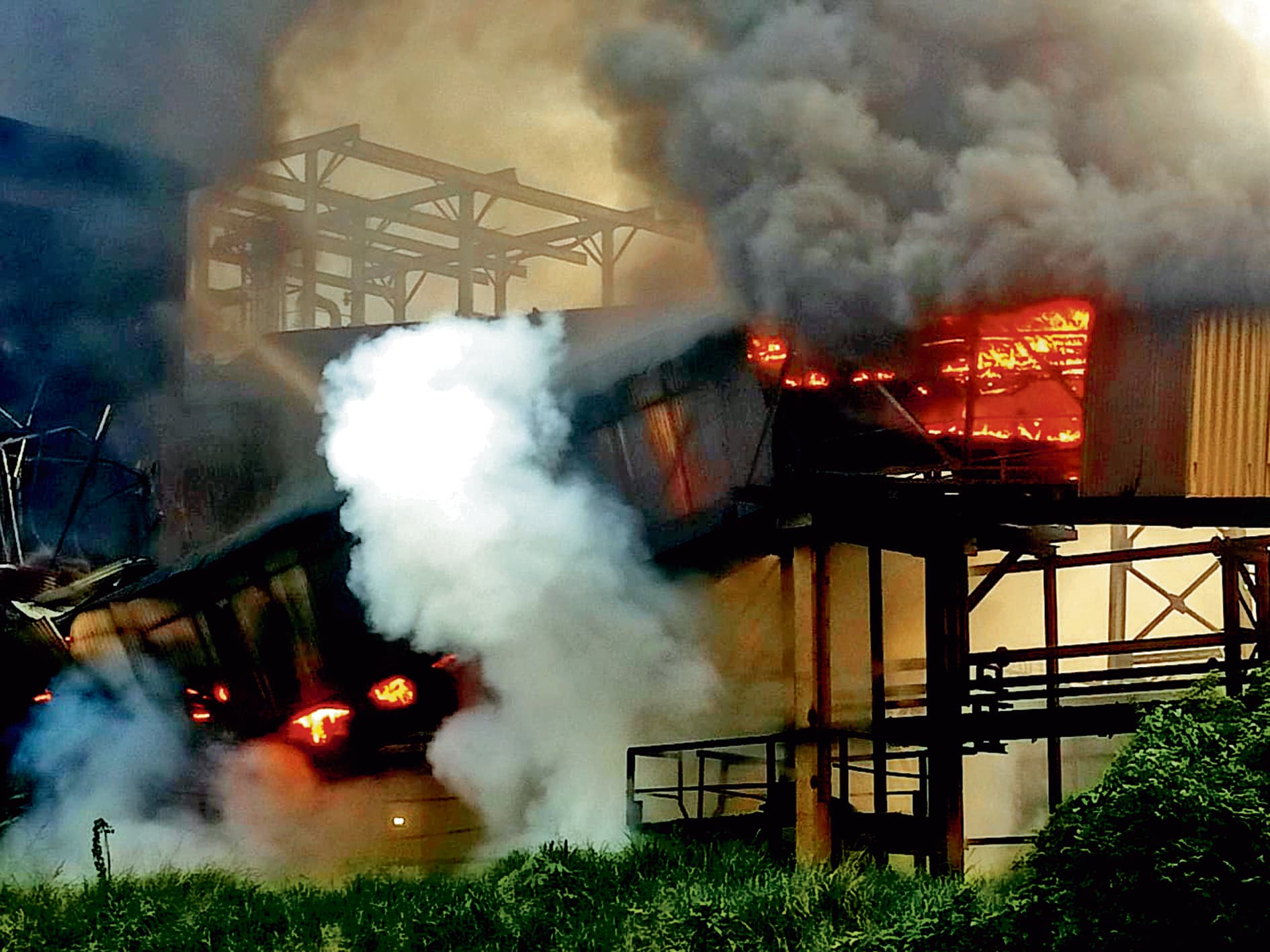 डीएसपी में फिर हादसा, कोल हैंडलिंग प्लांट में भीषण आग, कन्वेयर बेल्ट जल कर खाक