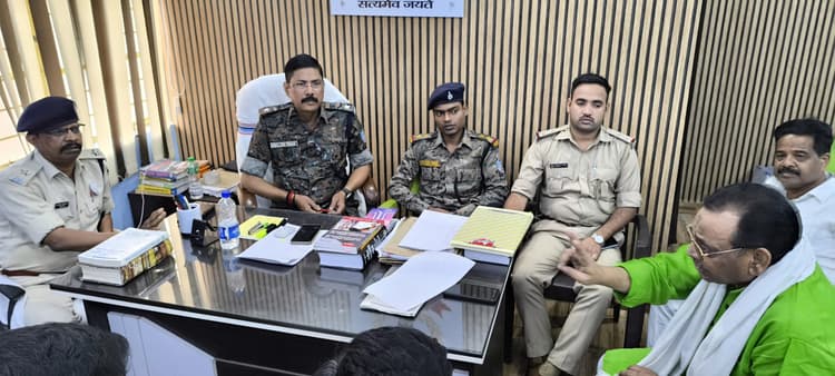 लोगों से शांतिपूर्ण माहौल में त्योहार मनाने की अपील