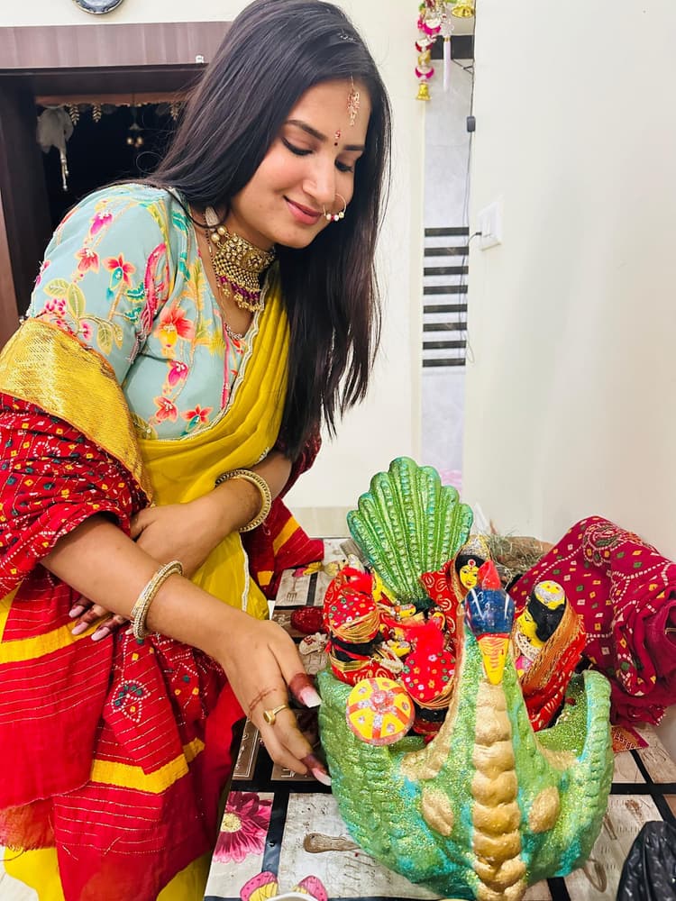 गणगौर को लेकर पूजा-पाठ में जुटीं नवविवाहिताएं