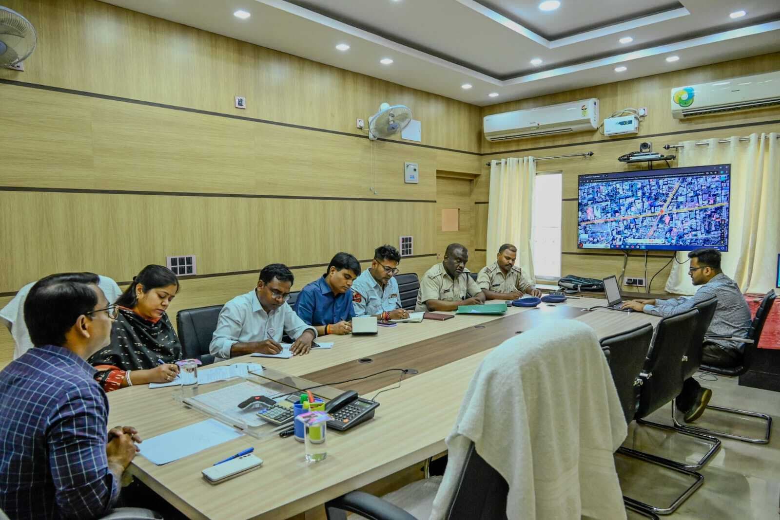 वन-वे ट्रैफिक प्लान का पालन करवायें : डीसी