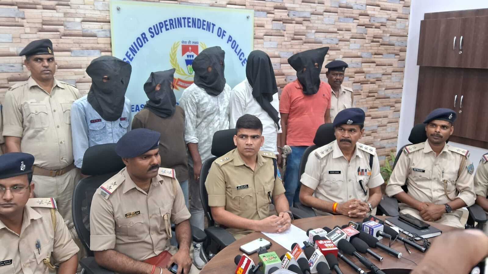 मानगो फायरिंग में छह गिरफ्तार, तीन हथियार समेत 7 गोली और 15 खोखा जब्त