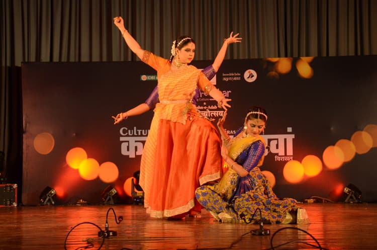 तेरी कटीली निगाहों ने मारा...