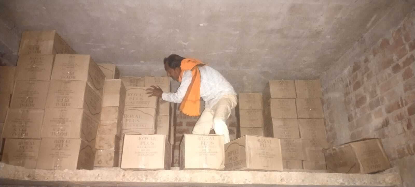 छतरपुर : 50 लाख से अधिक की अंग्रेजी शराब बरामद, एक गिरफ्तार