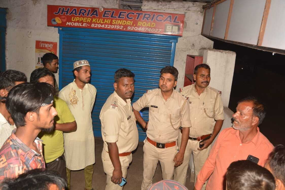 झरिया ऊपरकुल्ही में दो ट्रांसपोर्टरों के बीच मारपीट, फायरिंग