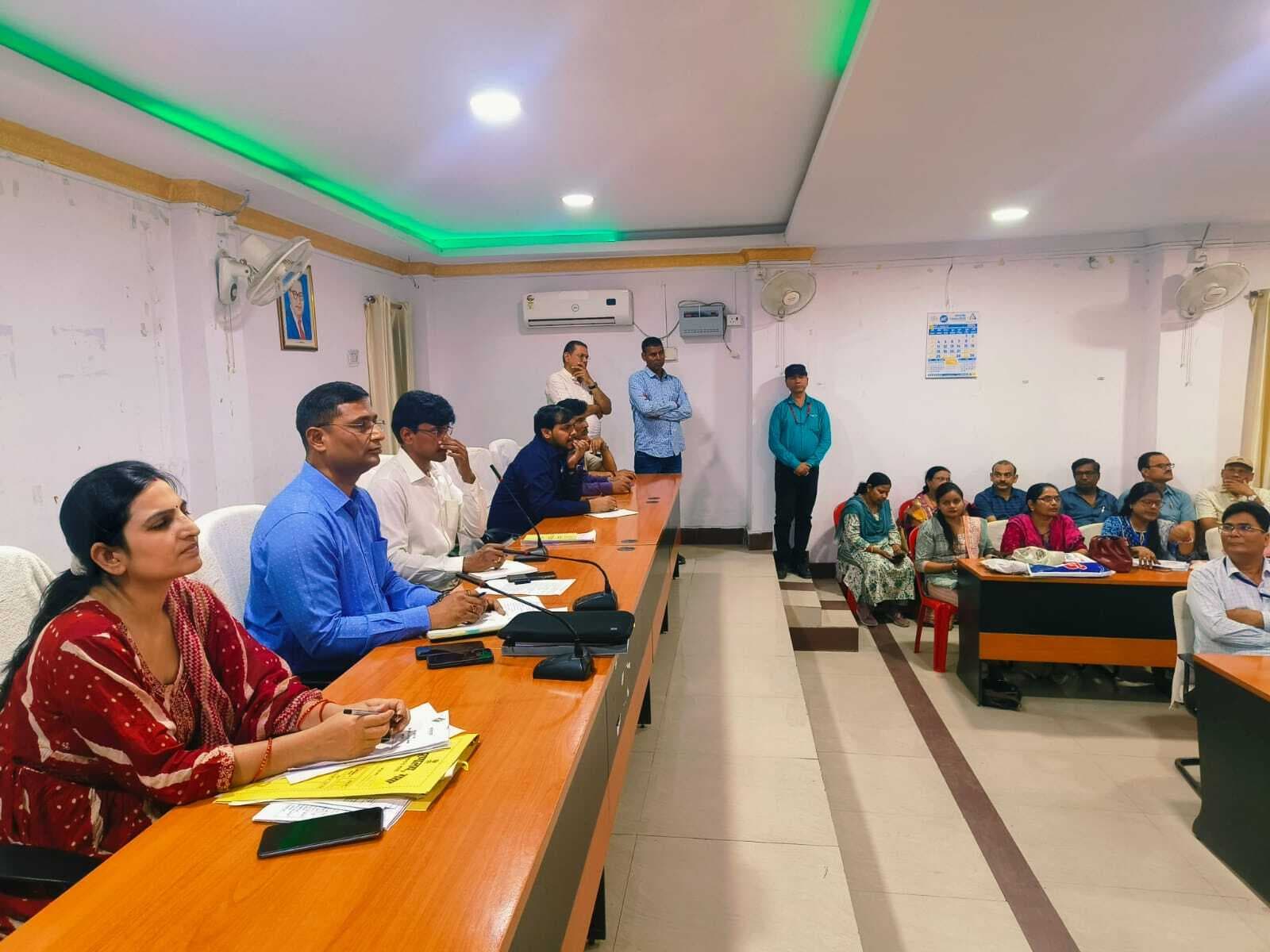 मतदान के 90 मिनट पहले मॉकपोल करना जरूरी