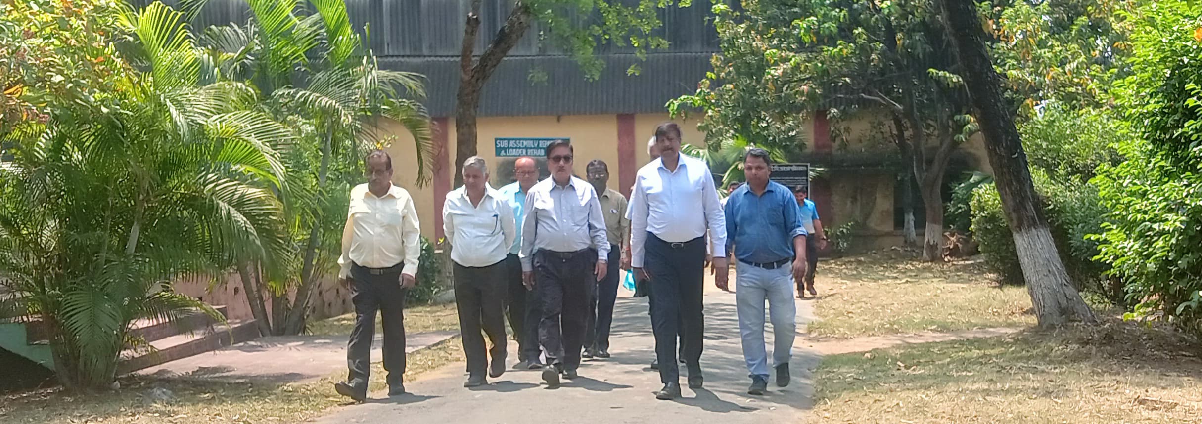 कोल इंडिया व इसीएल के अधिकारियों ने किया बंद वर्कशॉप का निरीक्षण