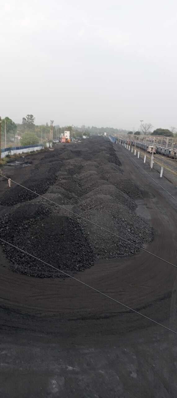 आरसीएम राय साइडिंग से छह दिनों से नहीं निकला कोयला रैक