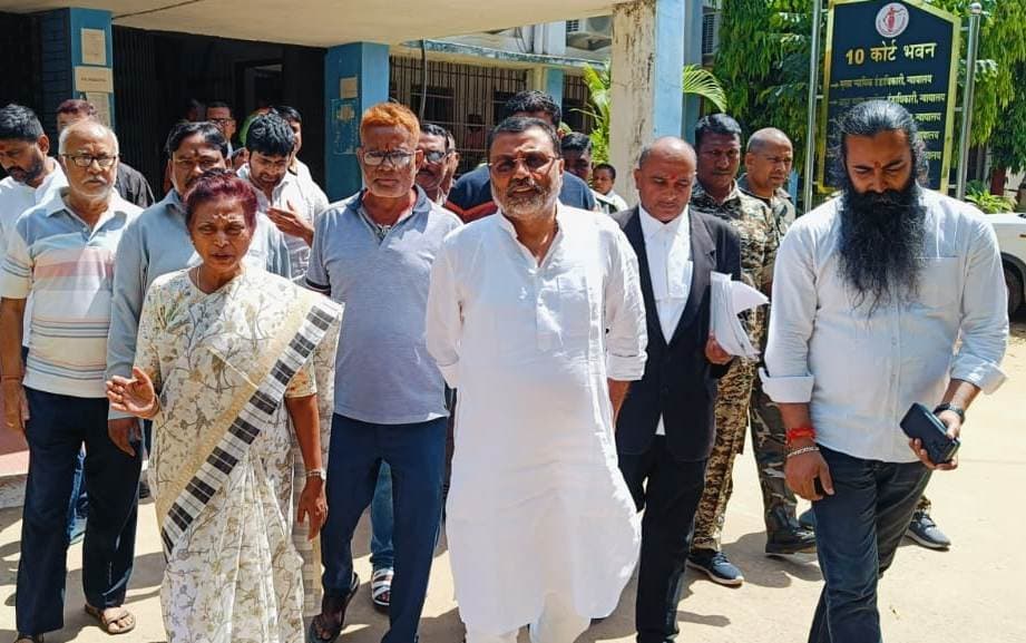 आदर्श आचार संहिता उल्लंघन मामले में कोर्ट में पेश हुए गोड्डा सांसद