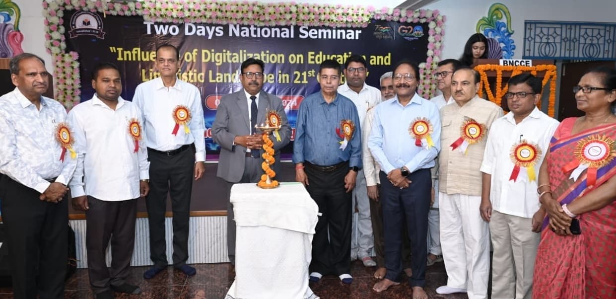 विद्यार्थियों के लिए डिजिटल साक्षरता जरूरी : डॉ शर्मा