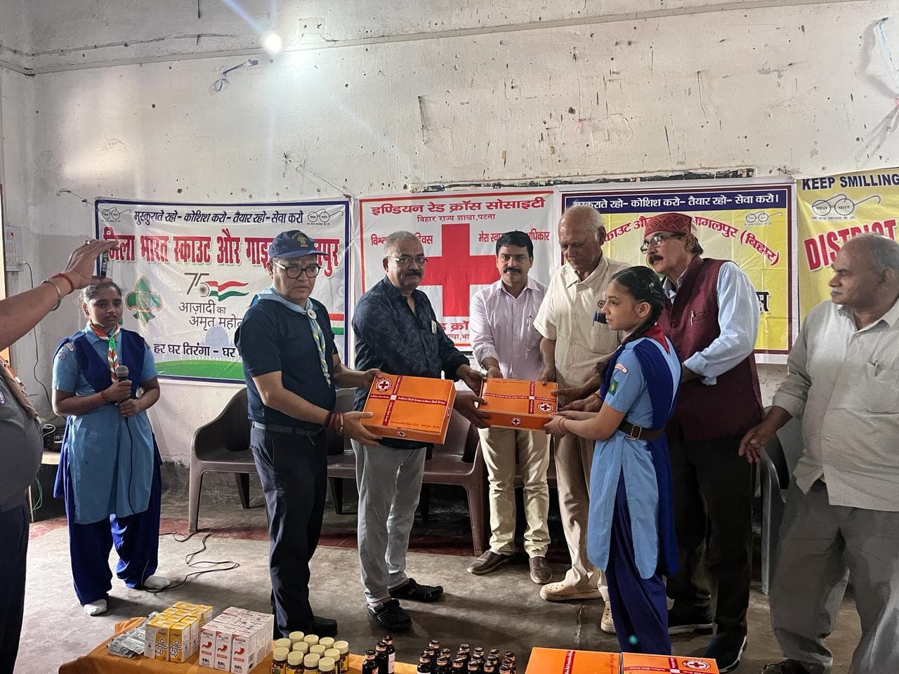 Bhagalpur News : विश्व स्वास्थ्य दिवस पर रेडक्रॉस सोसाइटी ने बांटे महिला किट