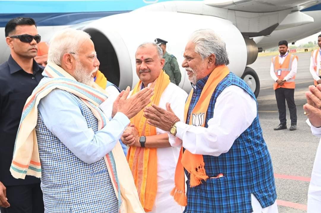 गया एयरपोर्ट पर प्रधानमंत्री का डिप्टी सीएम के नेतृत्व में एनडीए नेताओं ने किया स्वागत