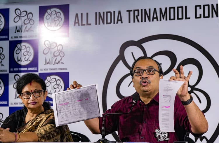 भूपतिनगर के दौरे पर पहुंचे कुणाल व चंद्रिमा, तृणमूल नेताओं की गिरफ्तारी पर एनआइए पर साधा निशाना