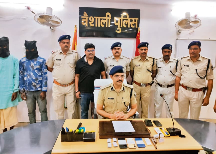 पेट्रोल पंप से लूट मामले में चार बदमाश गिरफ्तार, कट्टा, कारतूस व नकद बरामद