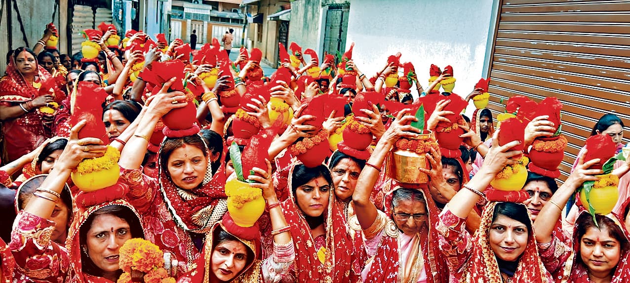 नवरात्रा और रामनवमी महोत्सव पर निकाली गयी भव्य शोभायात्रा