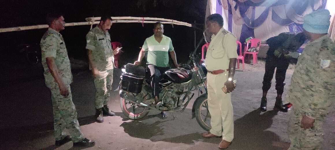 जिले के सभी चेकनाका में वाहनों की हो रही जांच