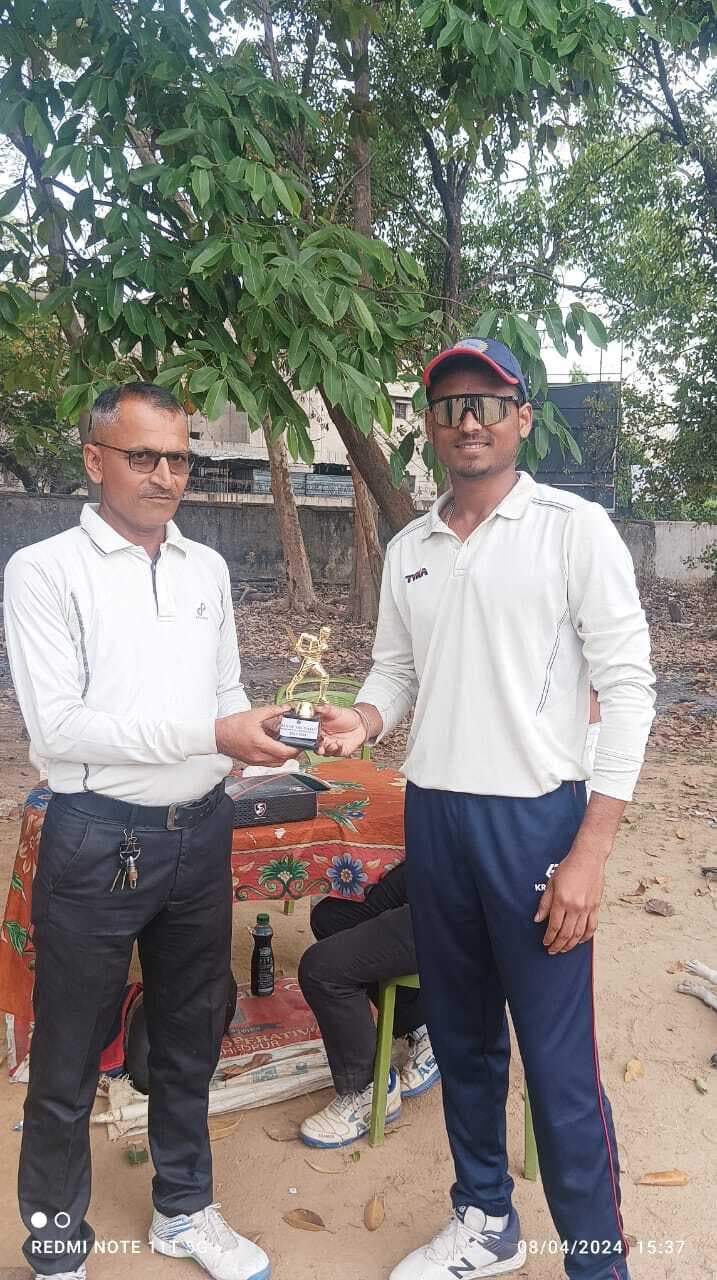 ए डिवीजन : विशाल प्रसाद का अर्धशतक, नोबल जीता