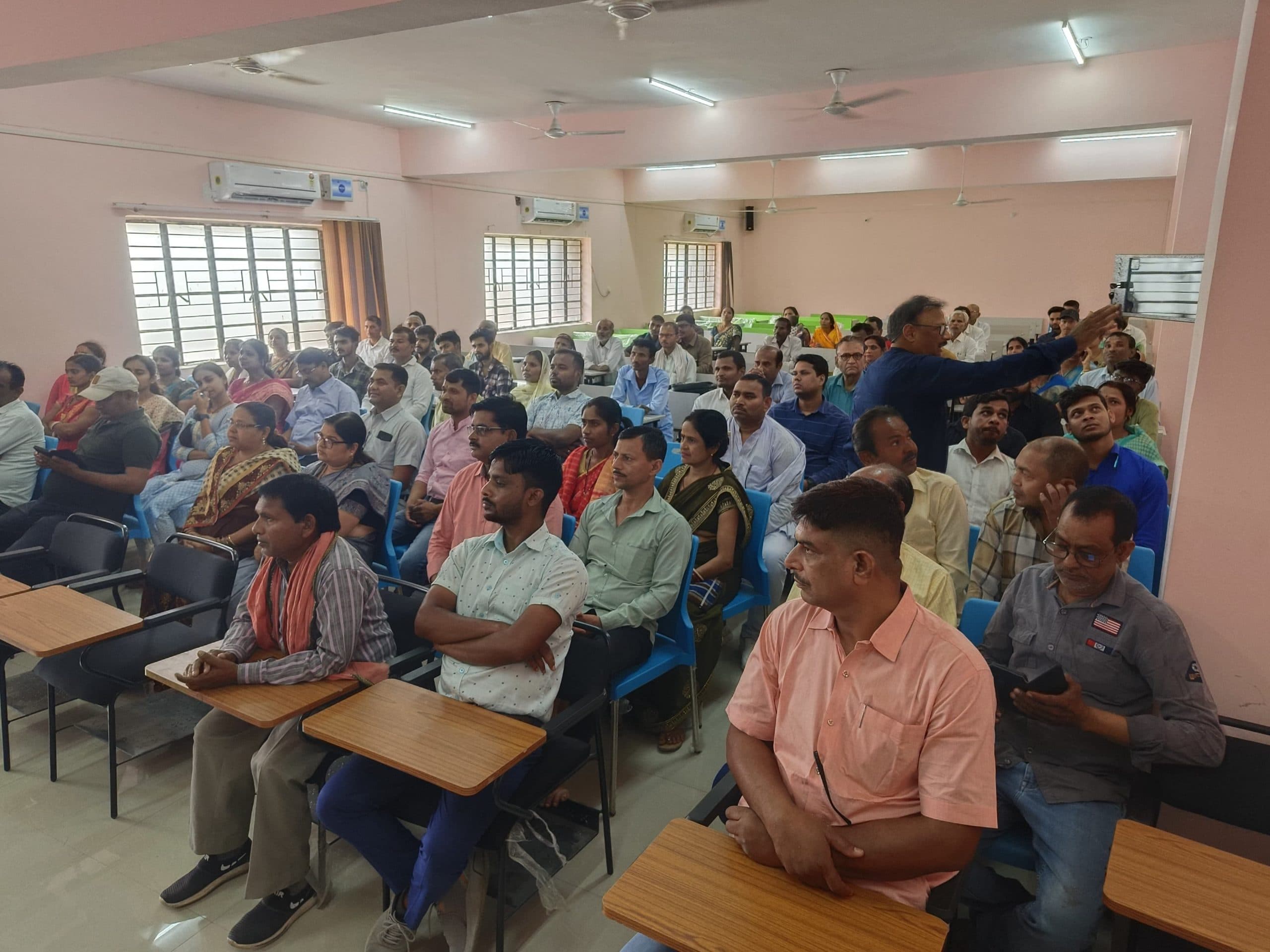 पॉलिटेक्निक कॉलेज में अभिभावक संगोष्ठी का किया गया आयोजन