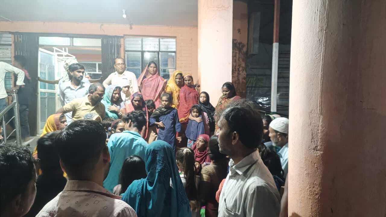 पोल पर चढ़े बिजली मिस्त्री की करंट लगने से मौत