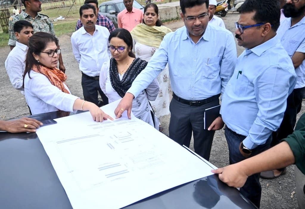 ससमय कार्य पूरा करें पदाधिकारी : डीइओ