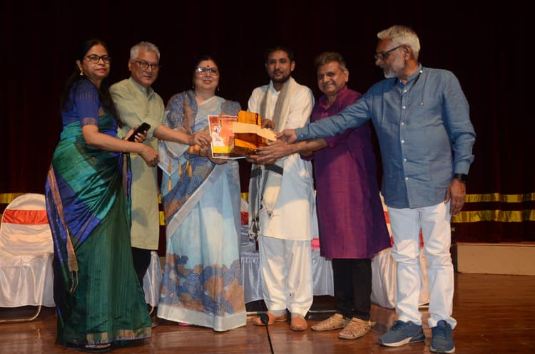 प्रवीण स्मृति सम्मान रंगकर्मी मो जफर को मिला