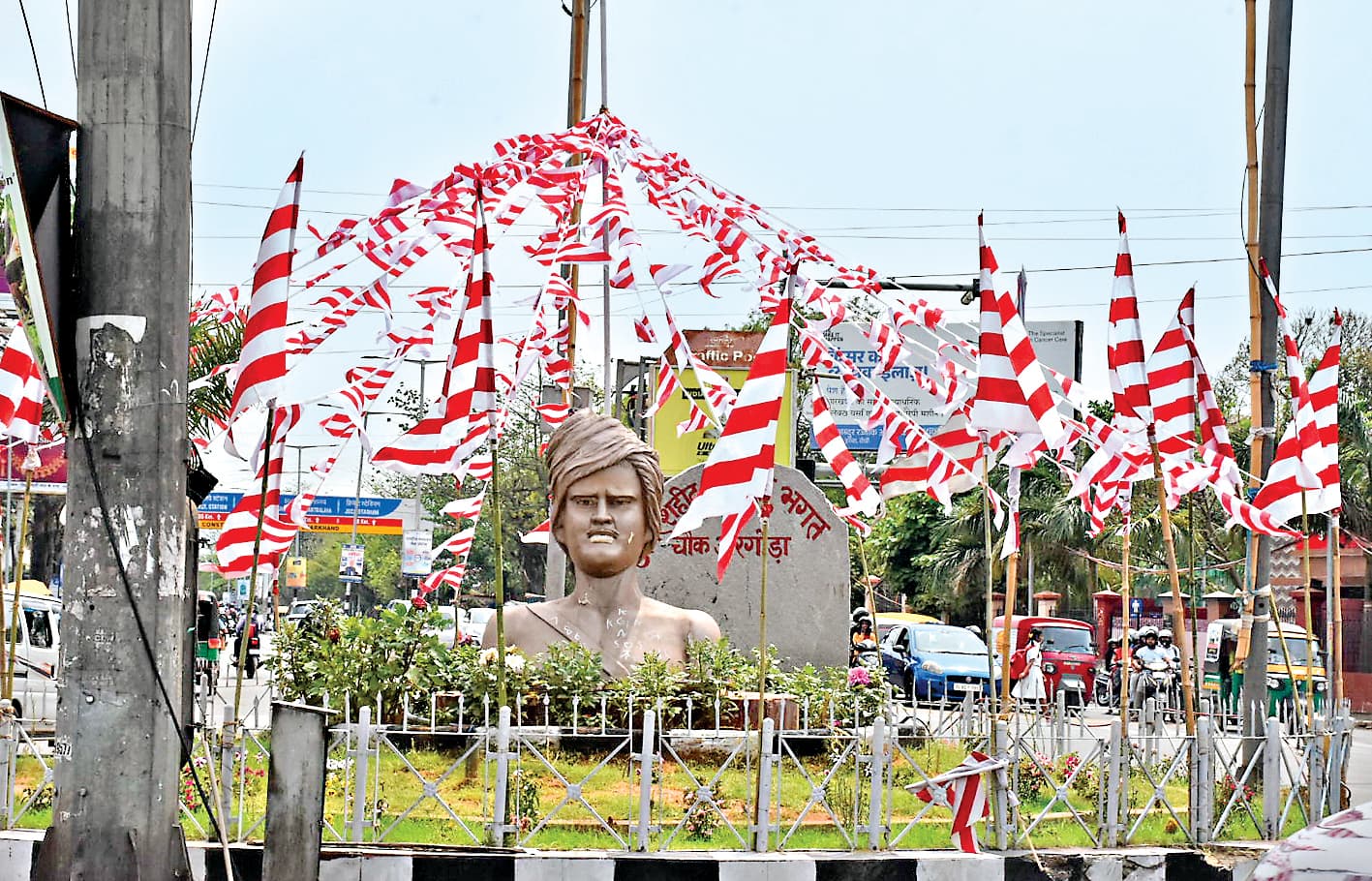 सरहुल की तैयारी : सरना झंडों से पटी रांची, 10 को उपवास, जलरखाई और 11 को भव्य शोभायात्रा