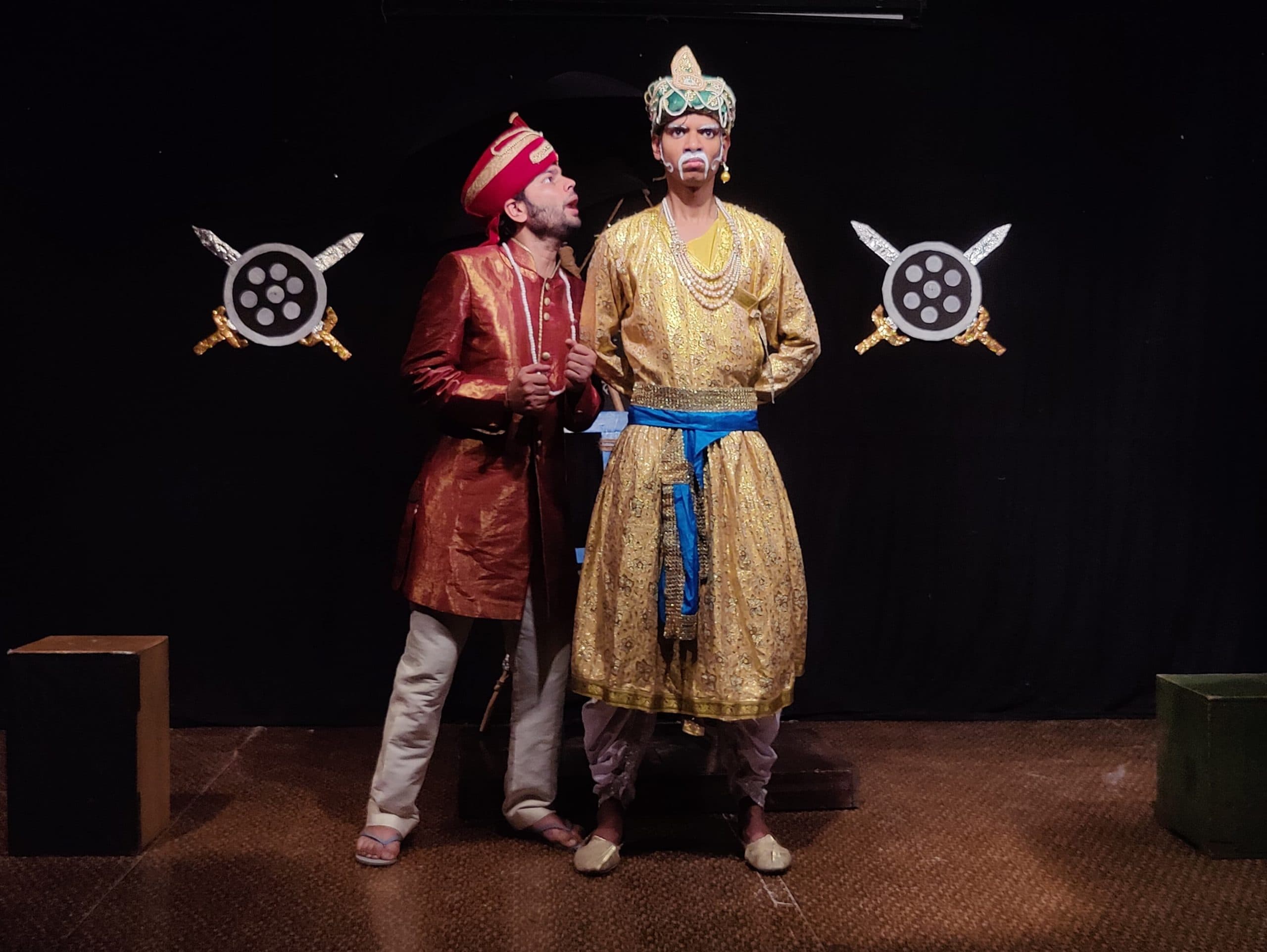 नाटक इंतकाम-ए-मुगले आजम और हमारा विद्यालय का मंचन