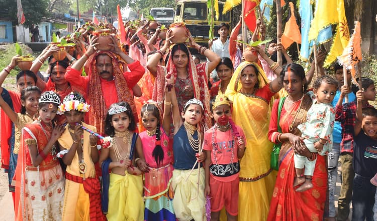 151 कलश यात्रा के साथ महा अनुष्ठान शुरू